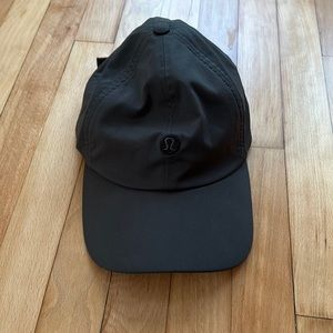 LULULEMON HAT